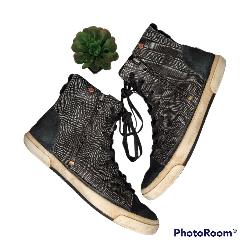 UGG I Heart Geometric Hi-top Sneakers